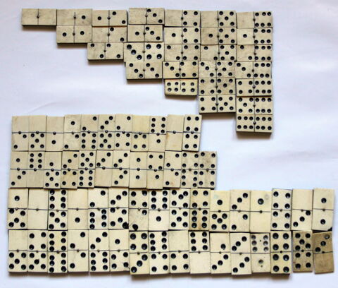 Lot de dominos anciens en os et bois 24 Issy-les-Moulineaux (92)