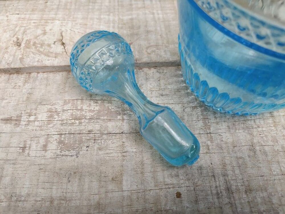 Grande Carafe Verre Moul&eacute; Bleu Azur XIX&egrave;me Décoration