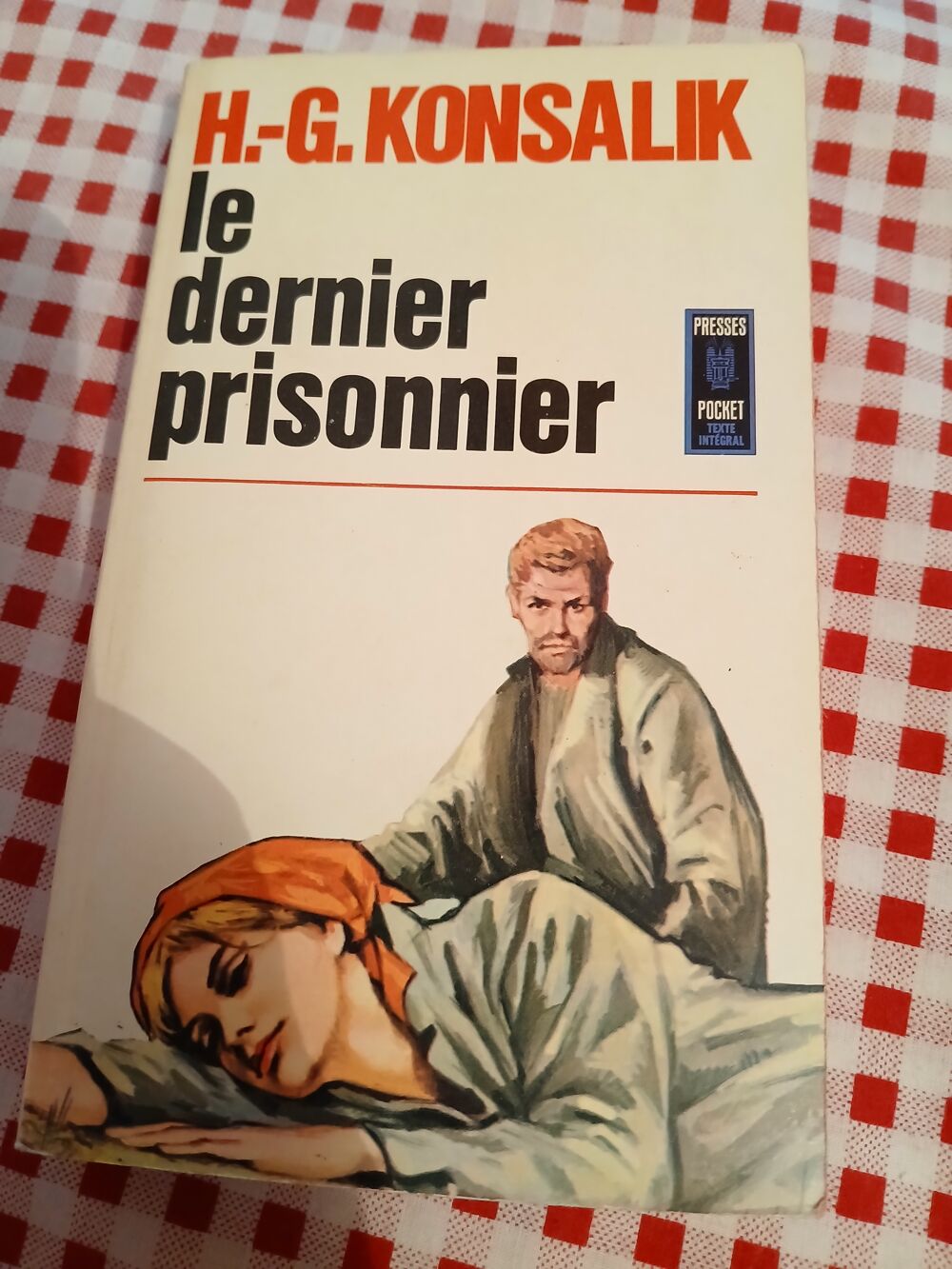 LIVRE LE DERNIER PRISONNIER
PRESSES POCKET
N&deg; 709
Livres et BD