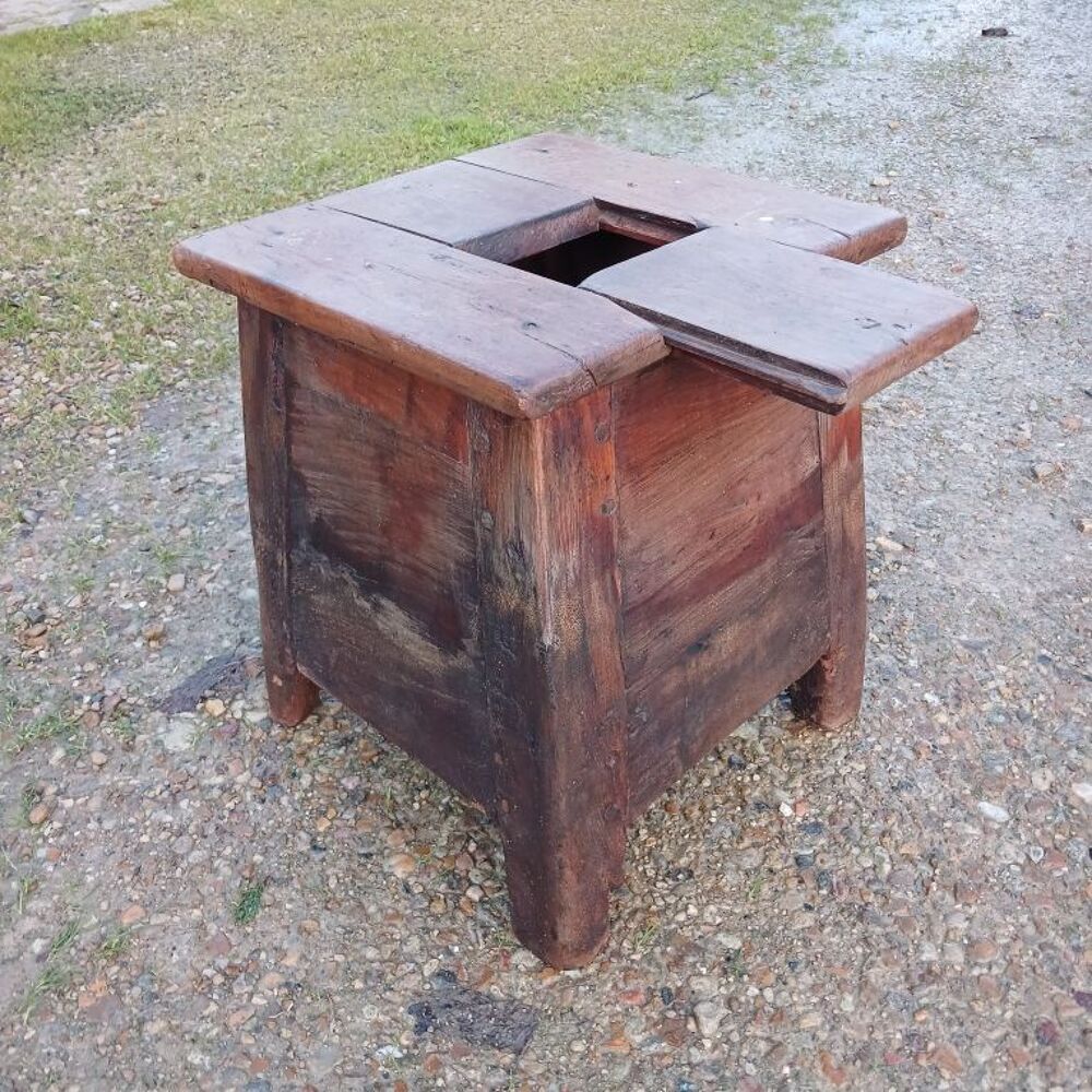 tr&egrave;s ancien saloir en bois 