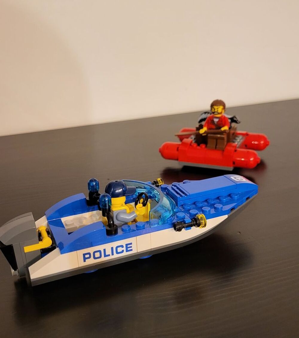 Lego city arrestation en hors-bord ref 60176 Jeux / jouets