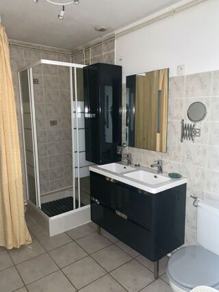  Appartement à louer 3 pièces 74 m²