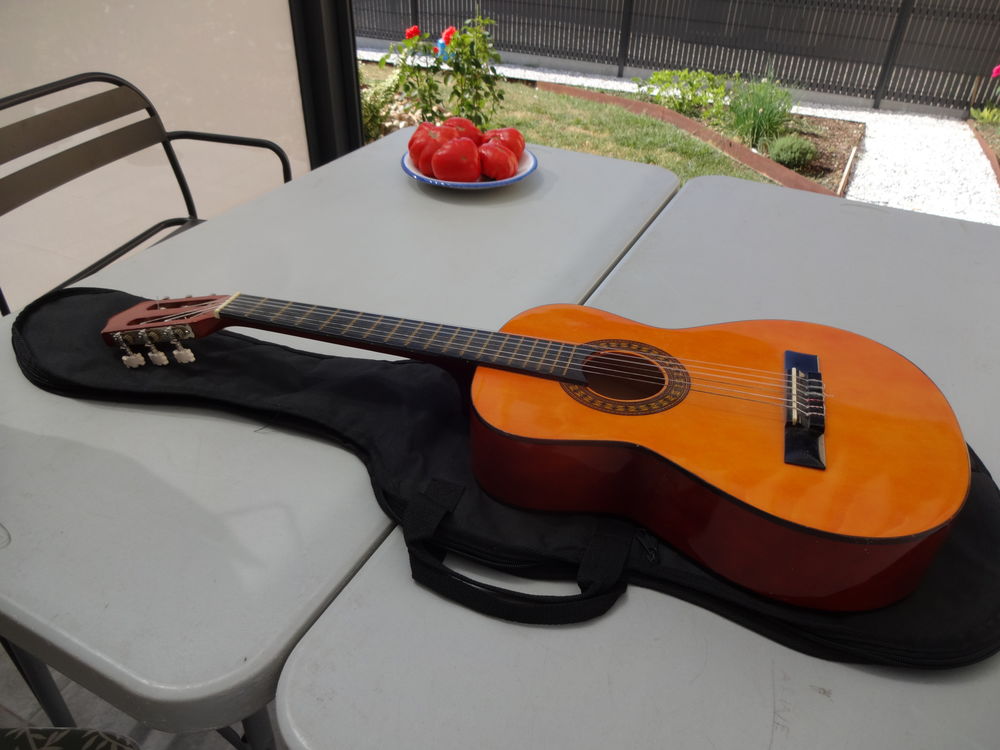 BELLE GUITARE TEL / 0627473514 Instruments de musique
