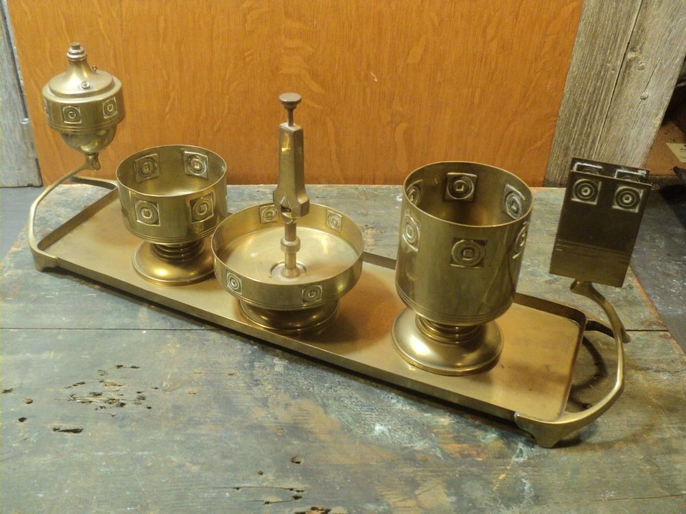 Ancien Service Fumeur en Laiton Cigarettes Cigare Art D&eacute;co. 