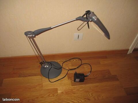 Lampe de bureau articulée en 3 points
0 Mérignies (59)