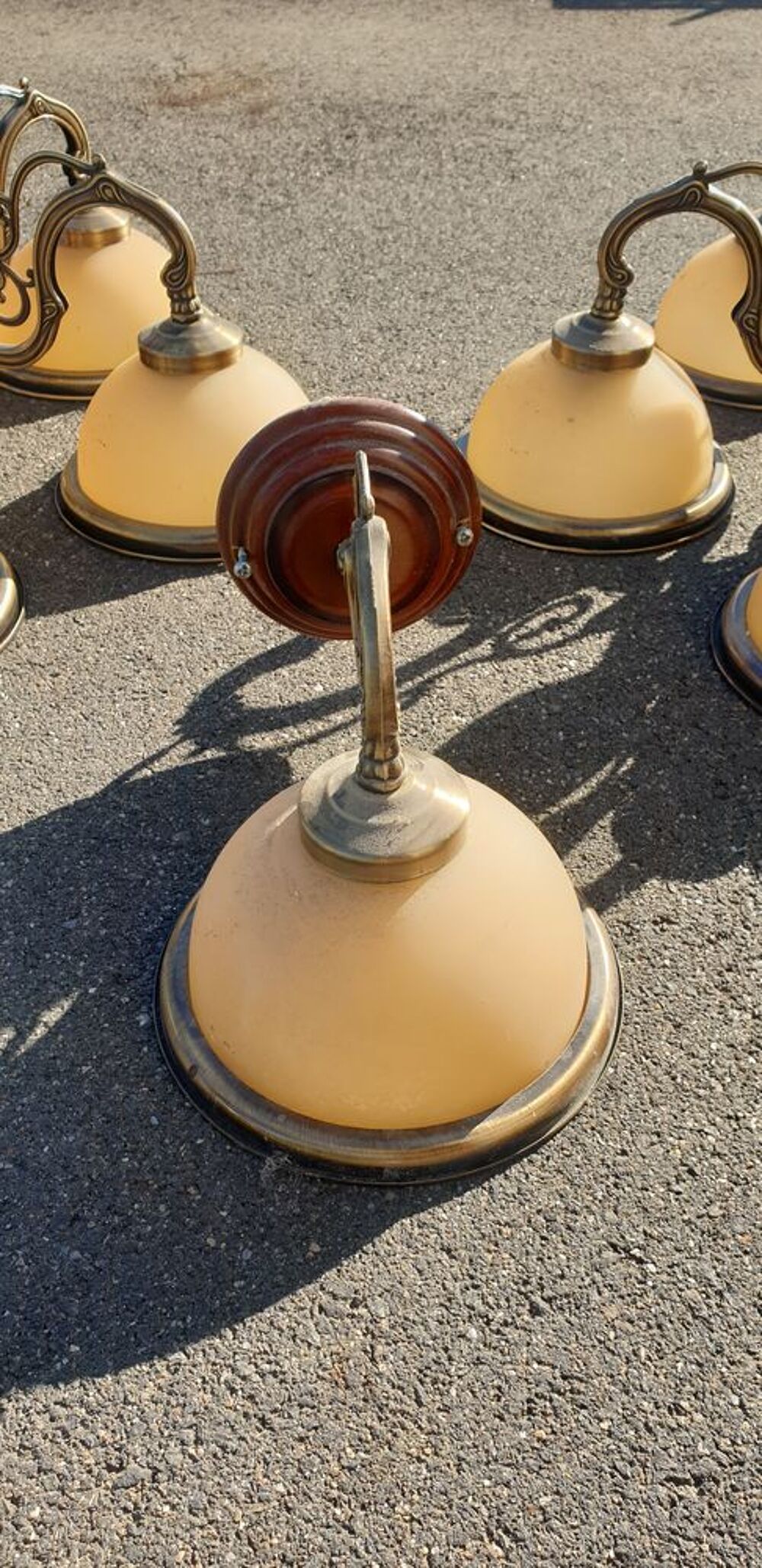 2 lustres avec une applique Décoration