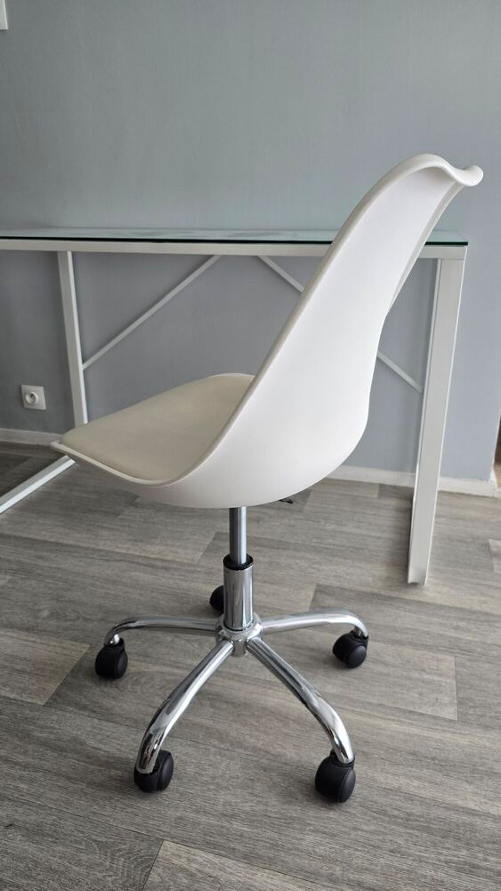 un bureau et sa chaise Mobilier enfants