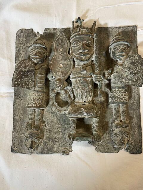 art tribal PLAQUE DE PALAIS-BENIN BENI EDO BRONZE CIRE PER 600 Tourrettes (83)