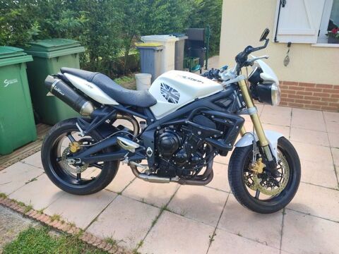 Moto TRIUMPH 2012 occasion Le Plessis-Bouchard 95130