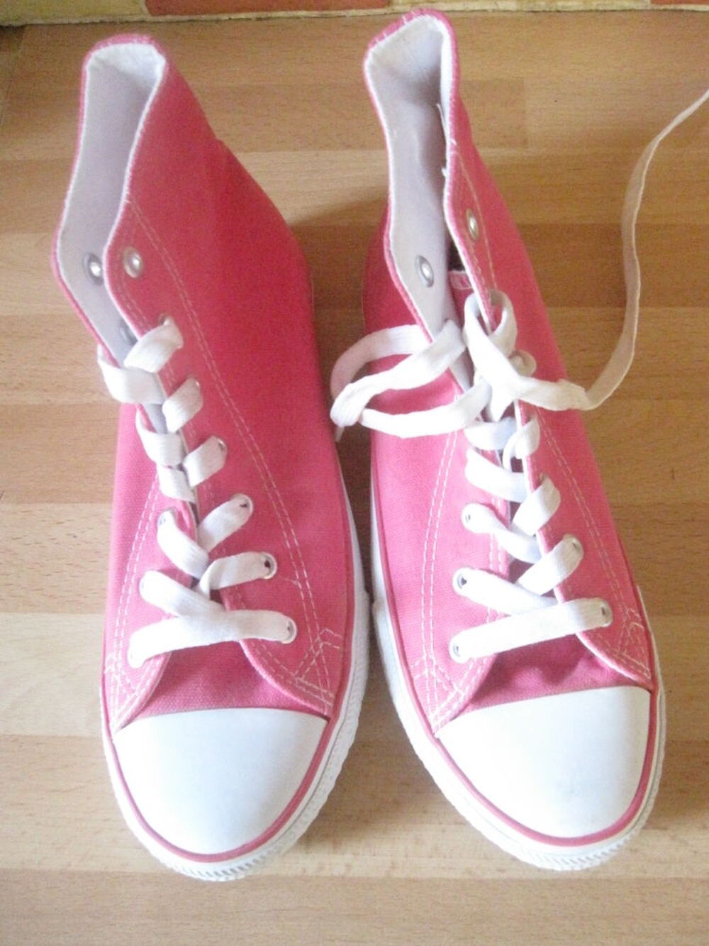 Baskets montantes roses pointure 39 style converse Chaussures
