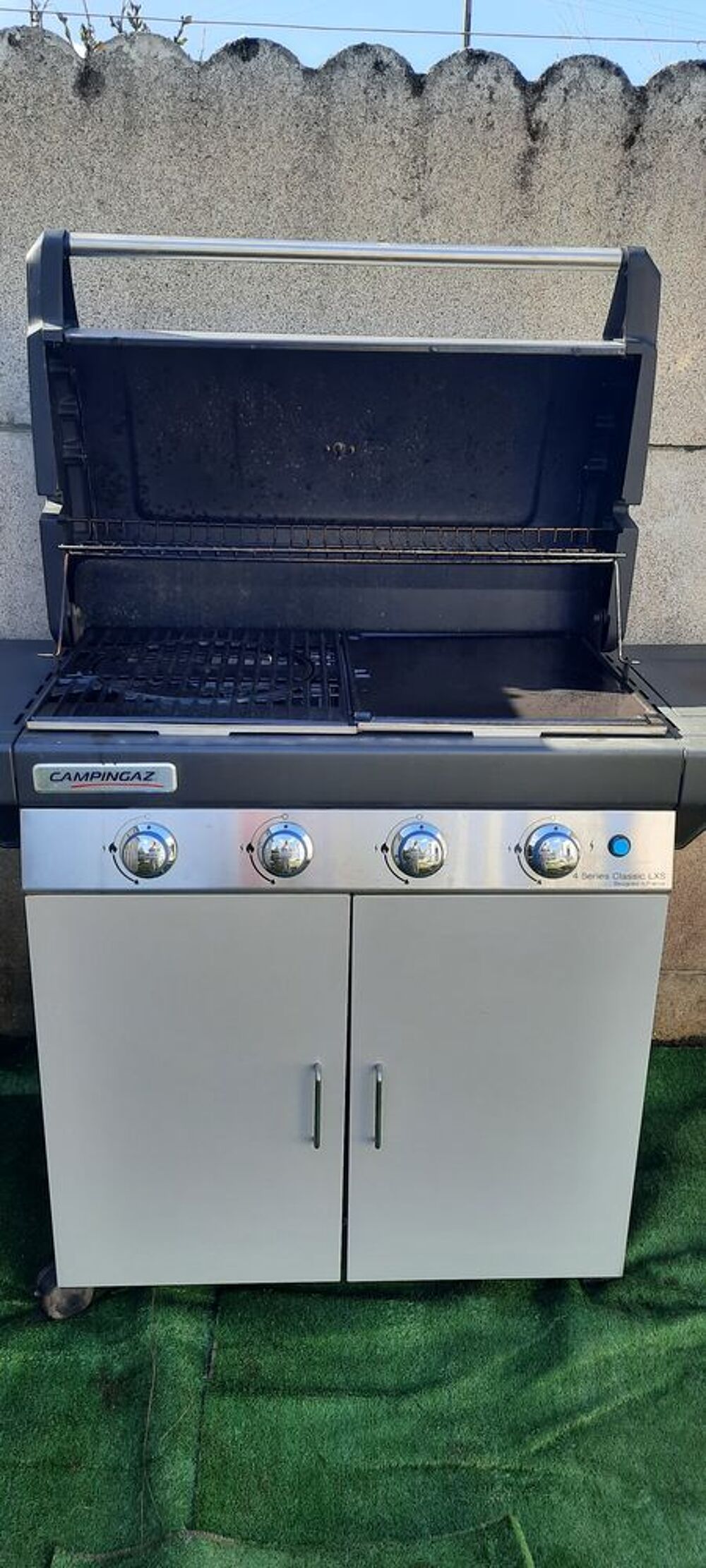 Barbecue campingaz. Jardin