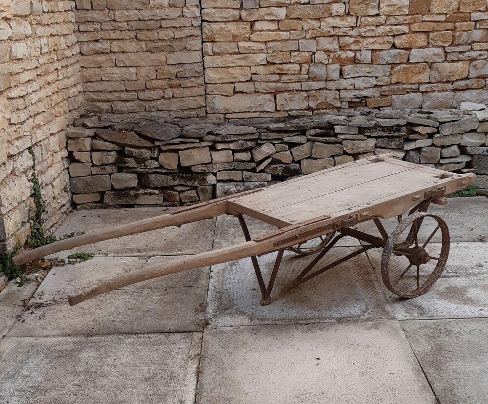 Charrette &agrave; bras ancienne 