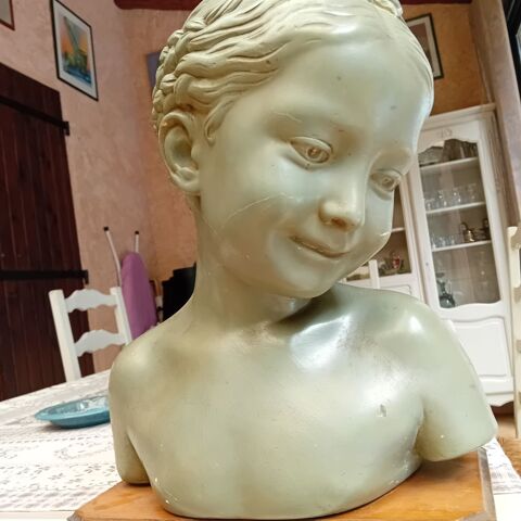 LA RIEUSE buste 80 Grimaud (83)