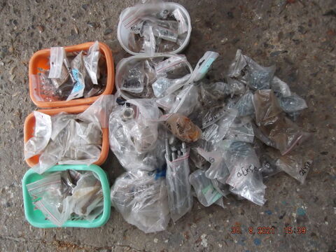 sachets de vis boulons rondellesetc... 2 Estr�es-Saint-Denis (60)