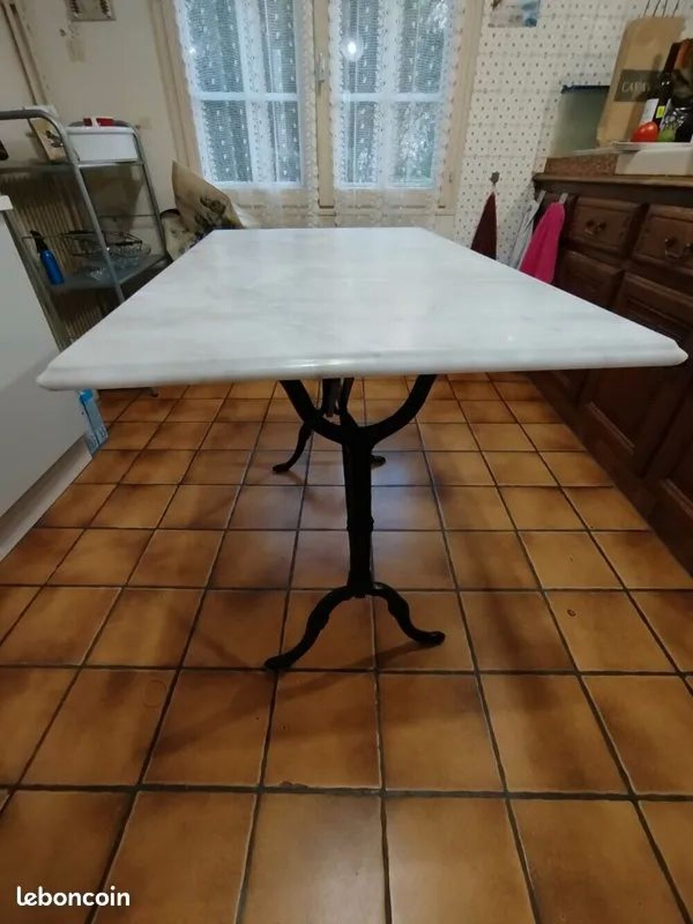 Table en marbre et fonte de bistrot restaurant ancienne
Meubles
