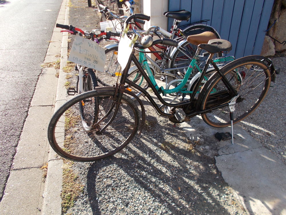 1 lot de v&eacute;lo vtt vtc et v&eacute;lo collection 1930 Vélos