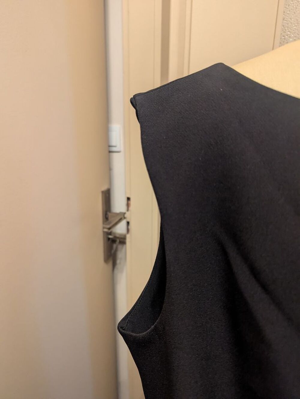 Robe noire femme habill&eacute;e CAMA&Iuml;EU Vêtements