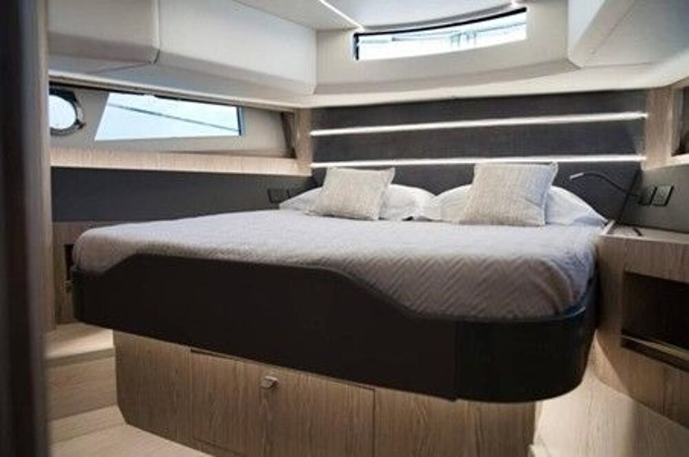 Vedette - Yacht - Offshore 2024 occasion 83990 Saint-Tropez