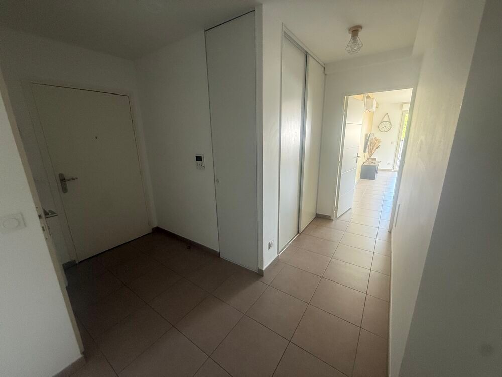 Location Appartement T3 Lumineux meubler climatisé avec terrasse Vaulx-en-velin
