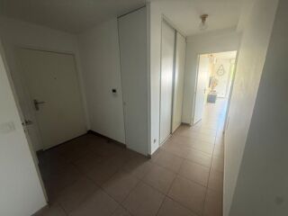  Appartement à louer 3 pièces 65 m²