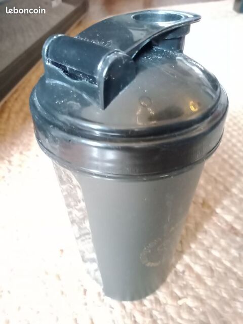 shaker protéines 700 ml 4 Beauchamp (95)
