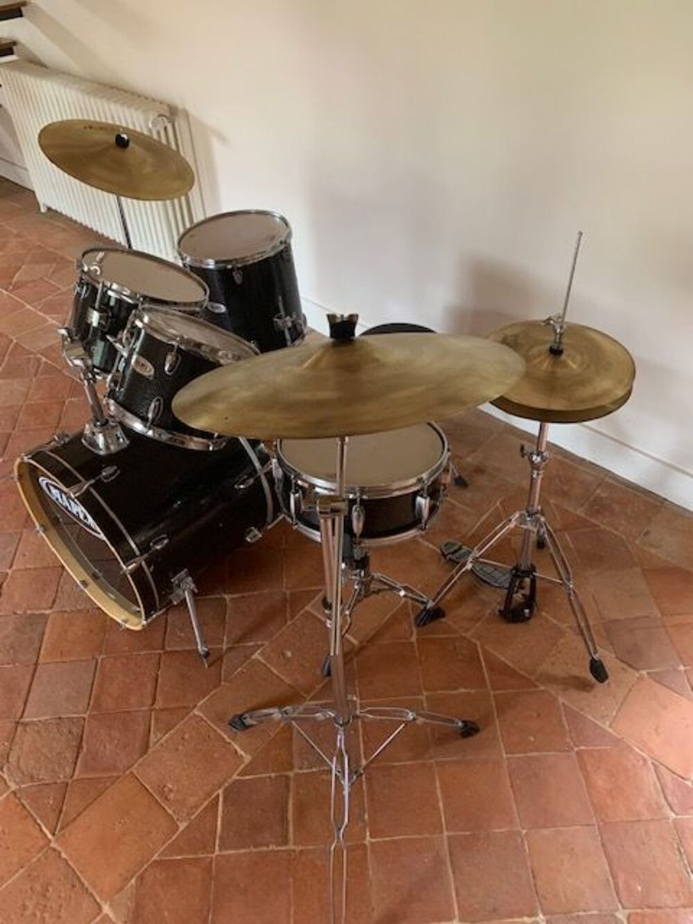 BATTERIE ACOUSTIQUE BON &Eacute;TAT AVEC TABOURET ET PUPITRE Instruments de musique