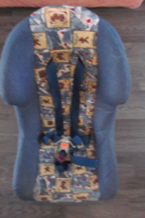 Siege auto enfant jusqu'� 4 ans 70 Saint-Galmier (42)