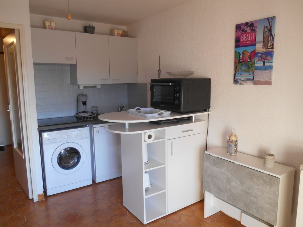   STUDIO BORD DE MER
QUATRE PERSONNES
LA LONDE LES MAURES
Provence-Alpes-Côte d'Azur, La Londe-les-Maures (83250)