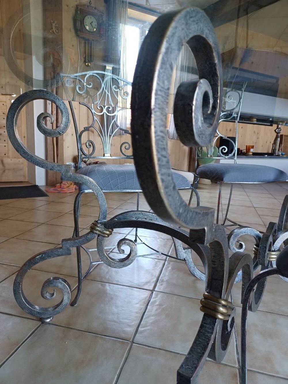 TABLE A MANGER Meubles