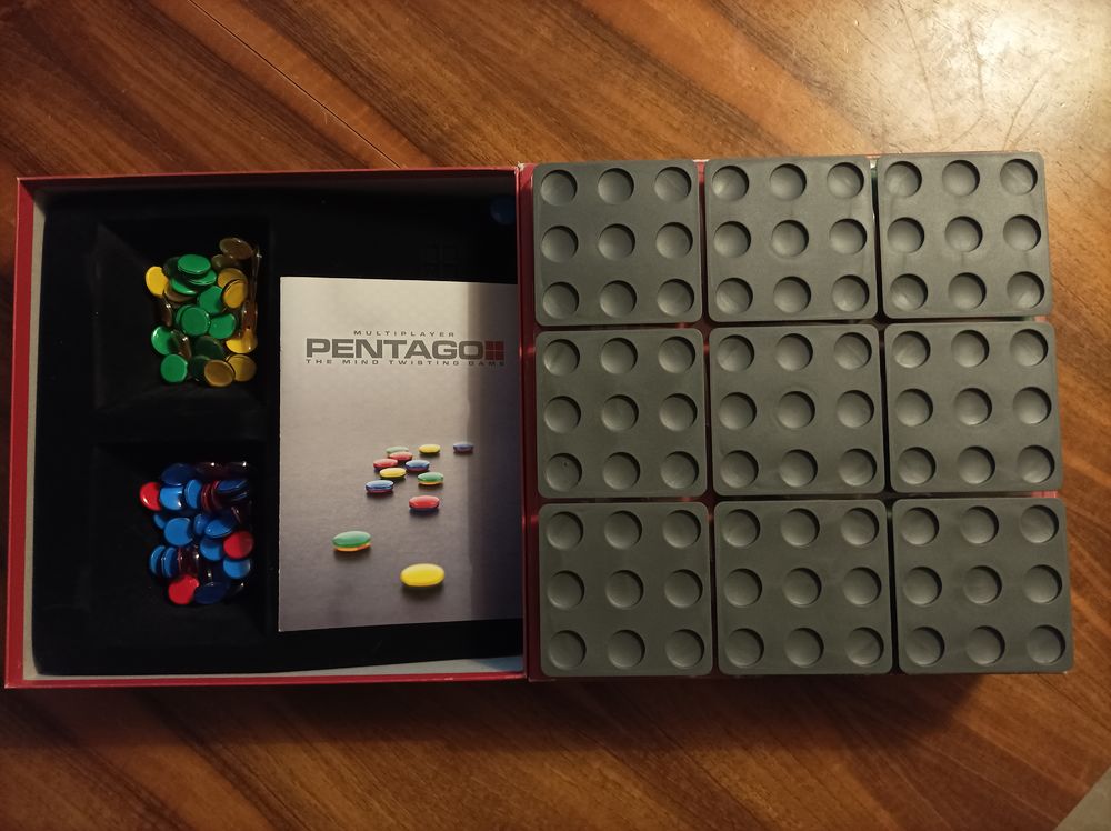 Jeu de soci&eacute;t&eacute; &quot;Pentago&quot;. Jeux / jouets