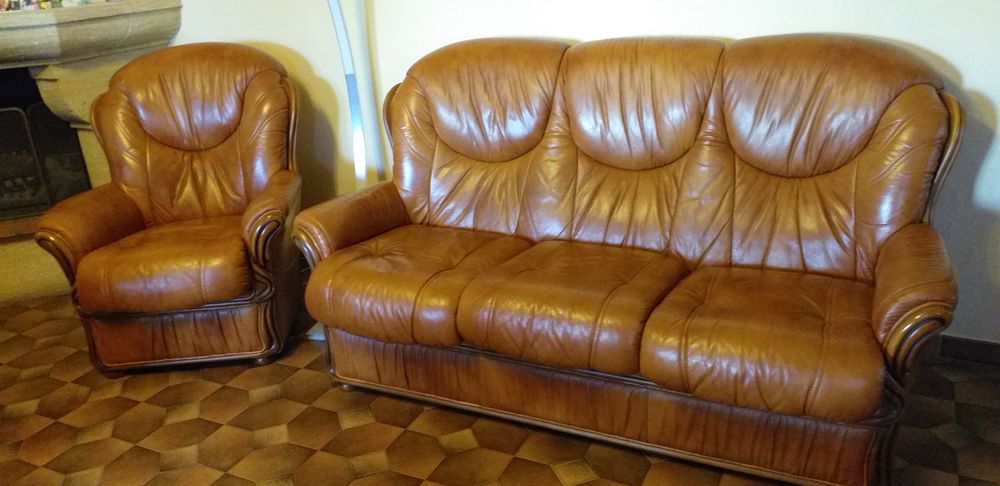 Canap&eacute; et fauteuil en cuir Meubles