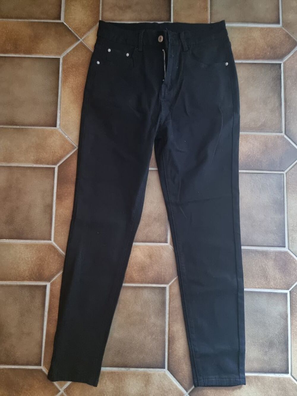 Jean noir pour femme taille M Vêtements