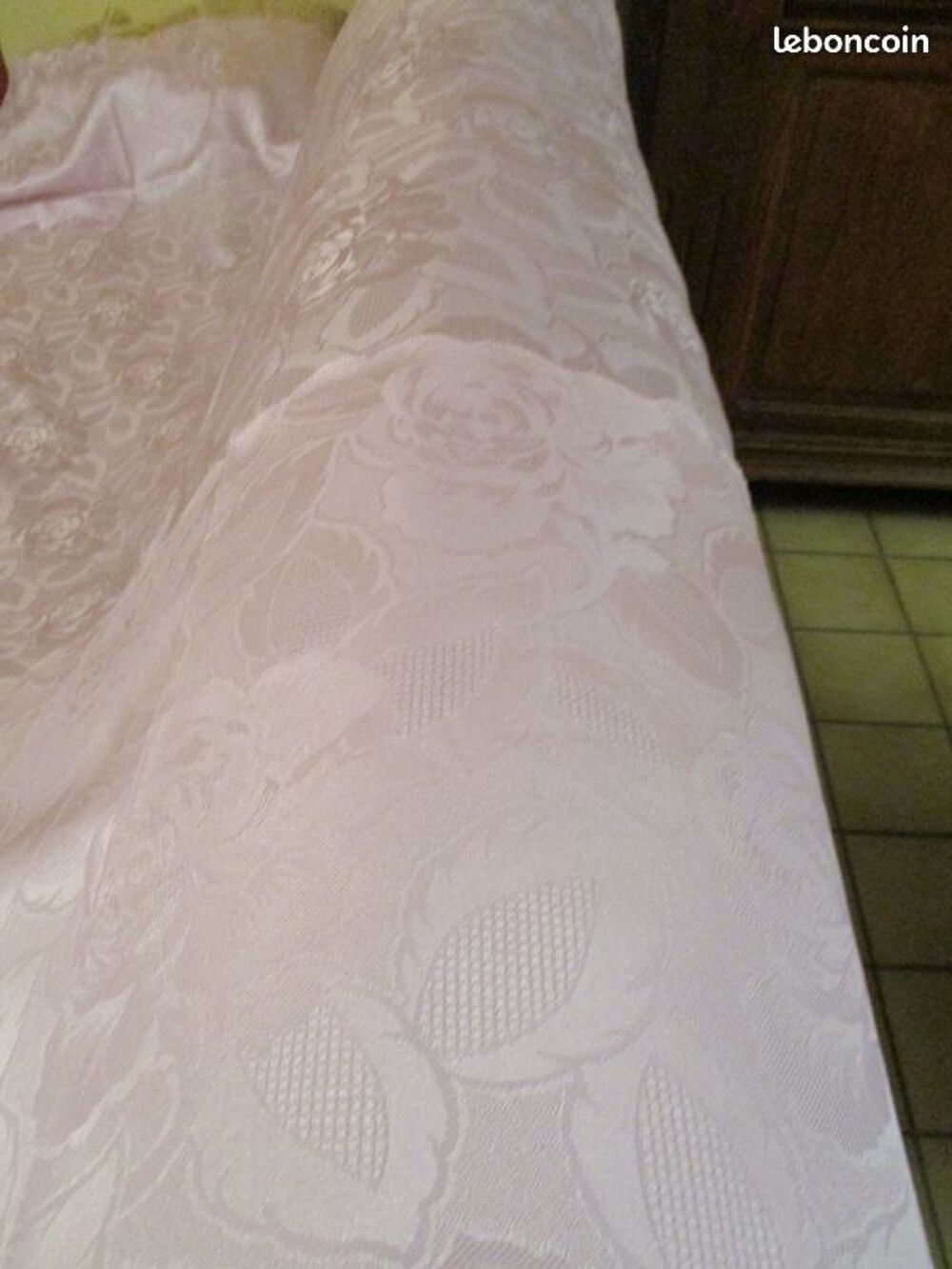 Tr&egrave;s grande nappe rose 2 m 60 x 1 m 50 ne se chiffonne pas Décoration