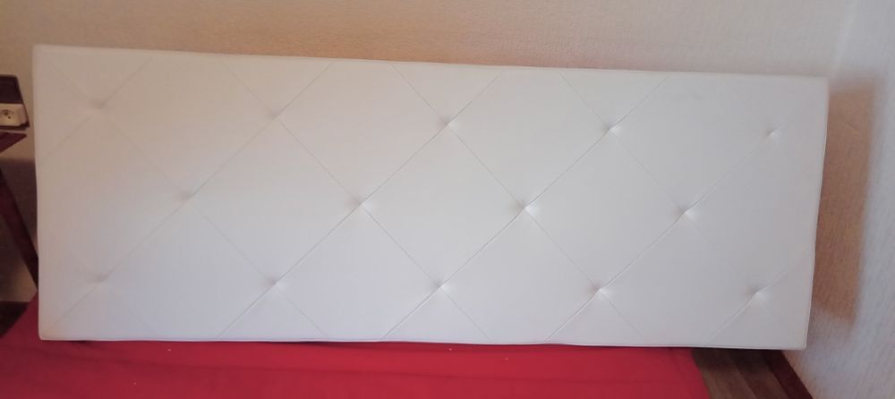 T&ecirc;te de lit moderne.couleur blanche. Meubles