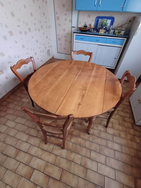 Table ronde avec 6 chaises 180 Château-Gontier (53)