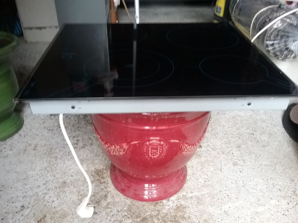 Table de cuisson induction Scholtes Electroménager