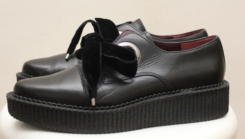 Derbies cuir noir creepers MARC JACOBS T.38 Fr
Chaussures