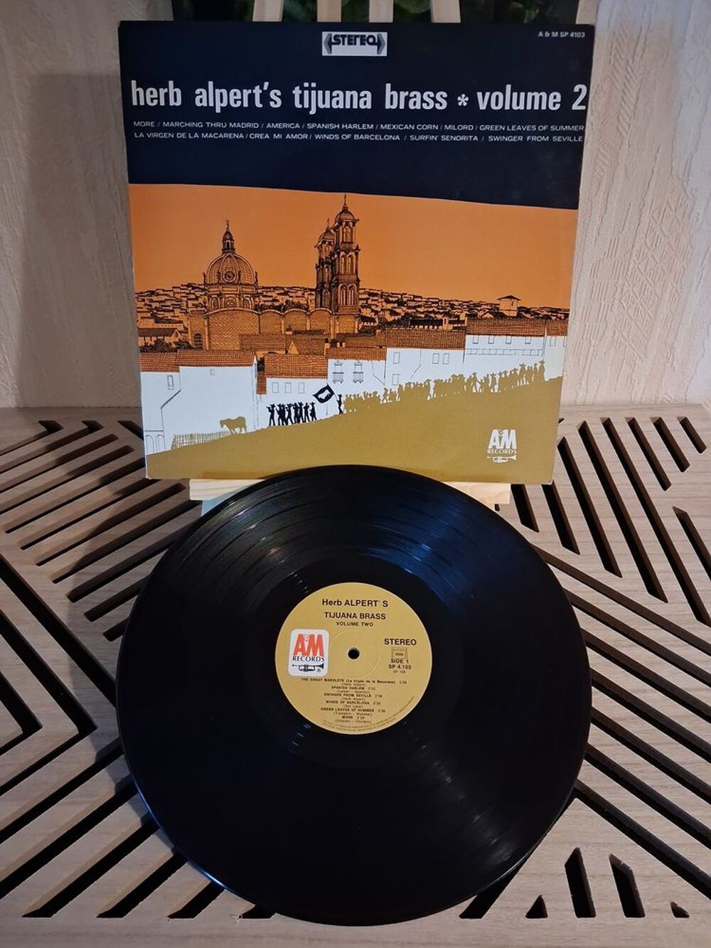 RARE LP 33 TOURS Herb Alpert s Tijuana Brass Volume 2
CD et vinyles