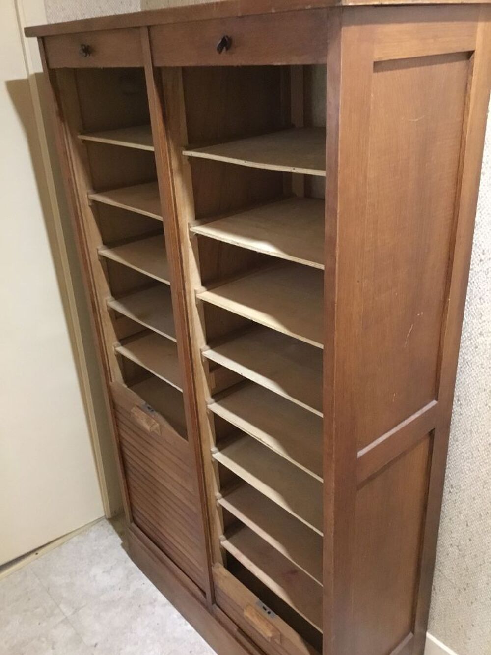 Meuble rideaux avec cl&eacute;s Meubles