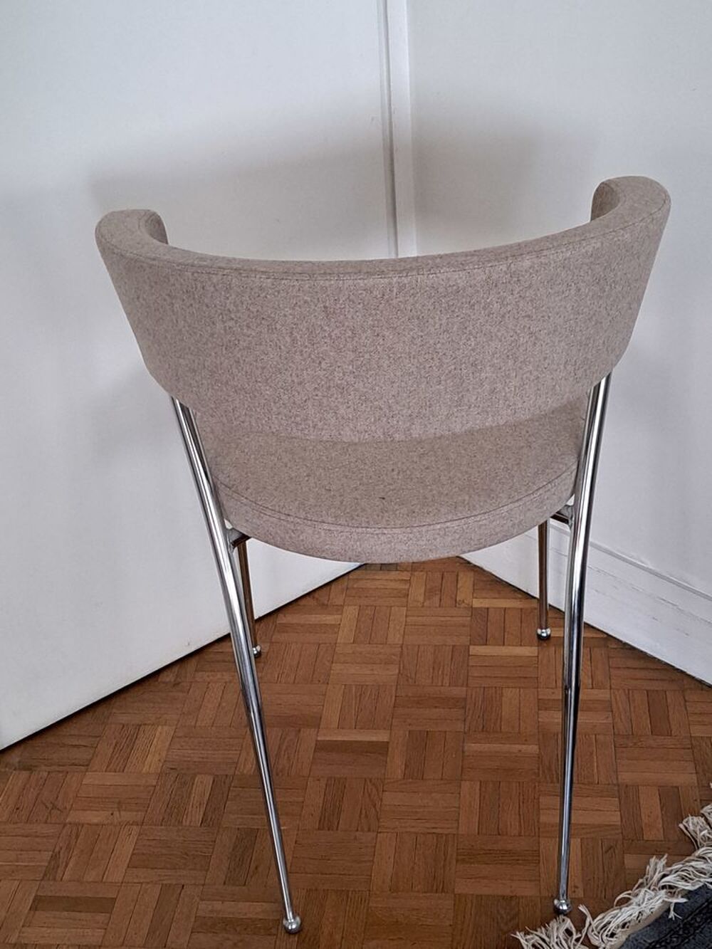 Lot de deux chaises Calligaris en m&eacute;tal et en tissu (sable) Meubles