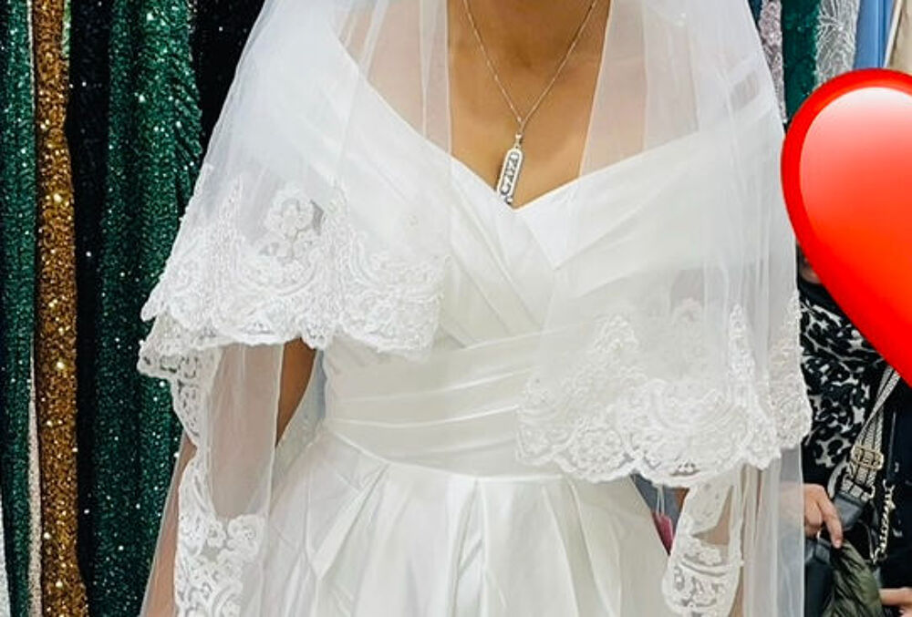 Robe de mari&eacute;e Vêtements