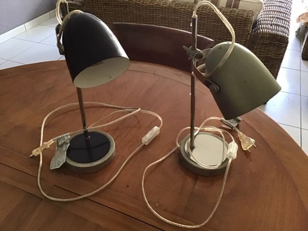 2 lampes de bureau Meubles