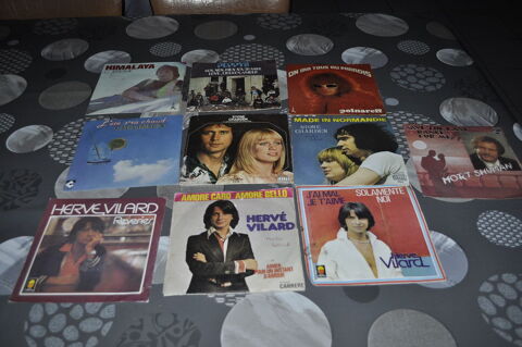 Lot de 45 tours vinyles avec entre autre  Herv Vilard  10 Perreuil (71)