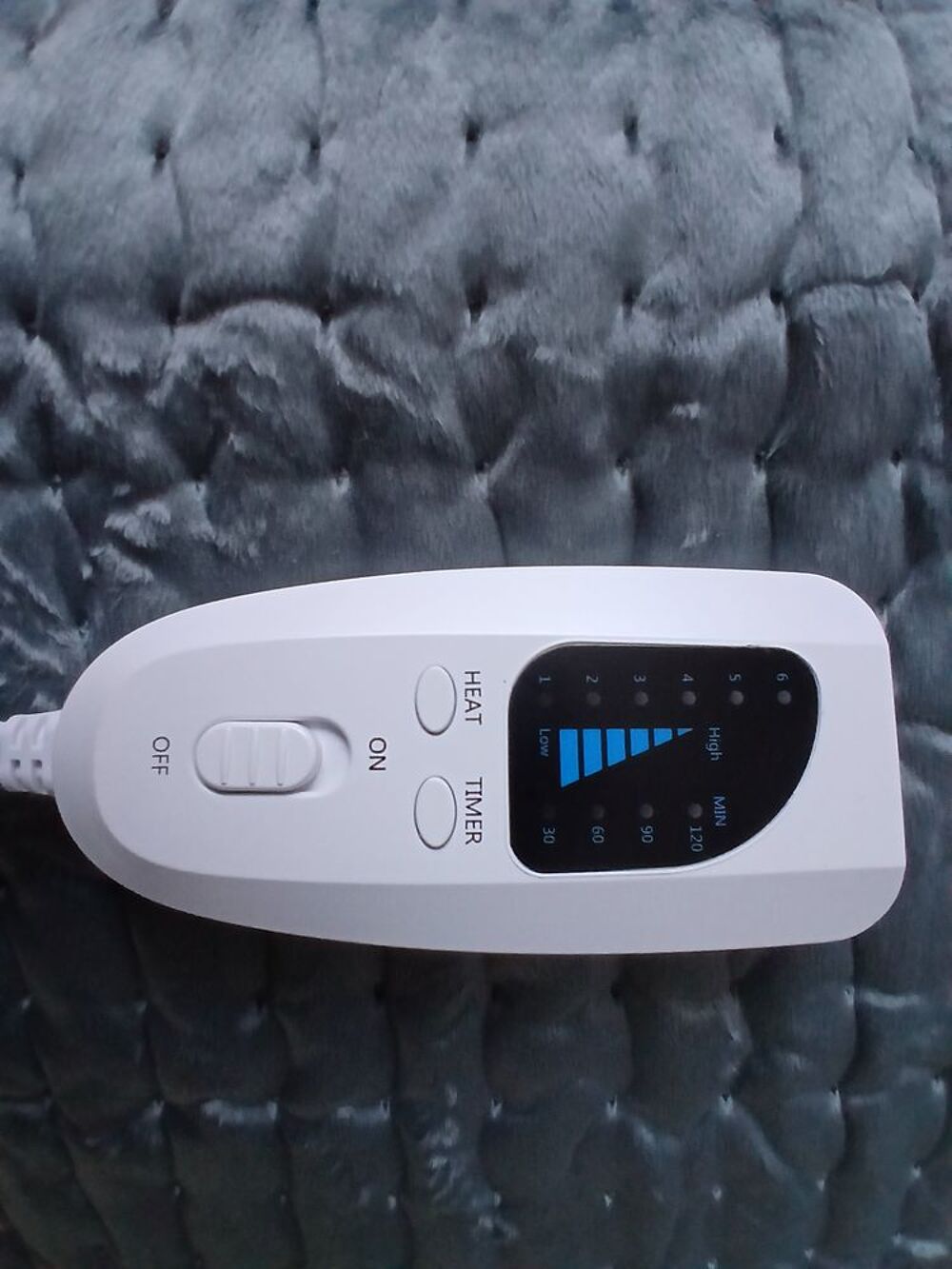 Tr&egrave;s beau coussin chauffant &eacute;lectrique XXL 
Vêtements