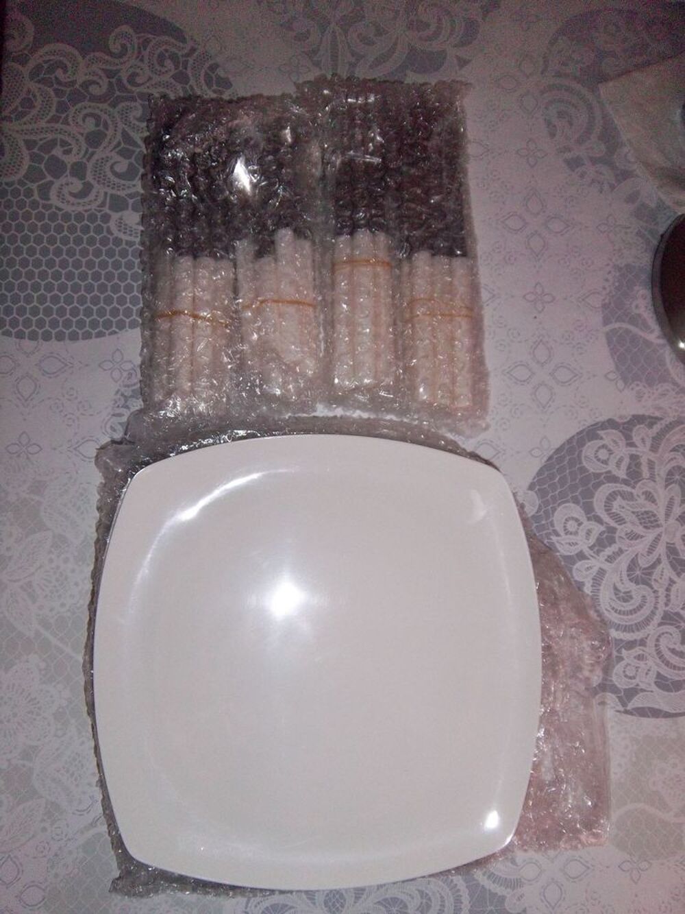 assiettes+couverts Cuisine