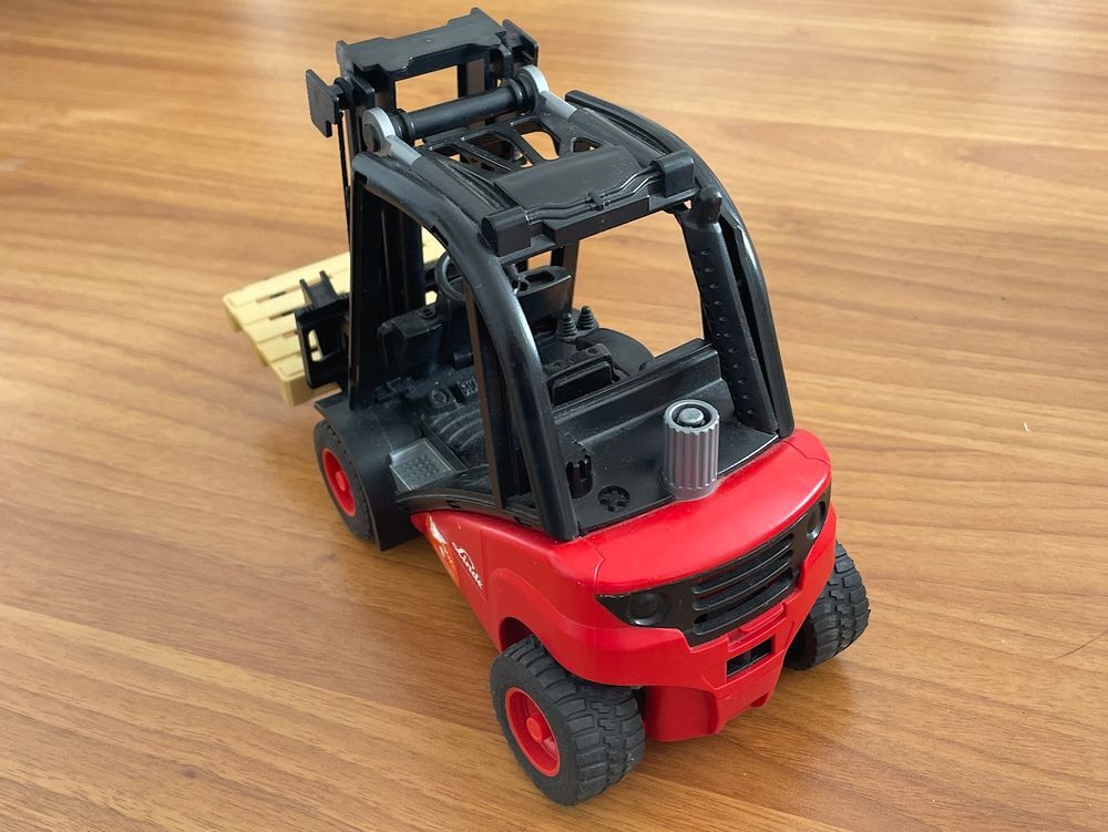 Chariot &eacute;l&eacute;vateur Linde H30D Bruder + acc&eacute;ssoires Jeux / jouets
