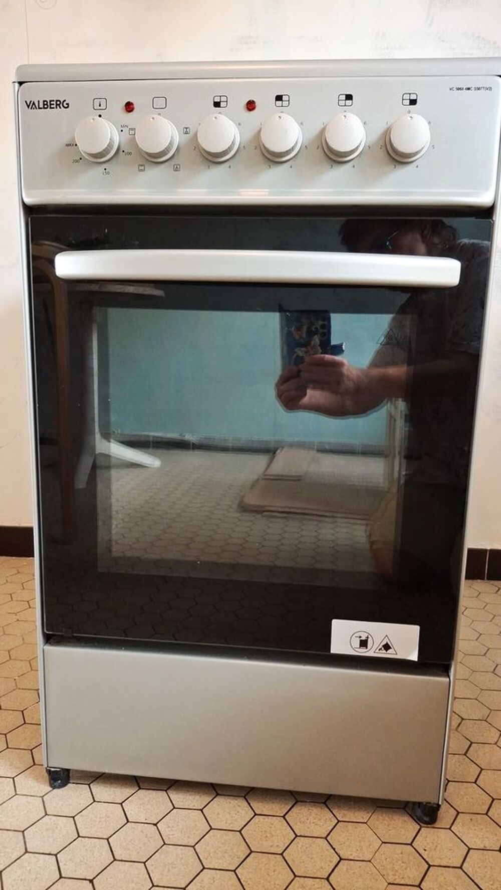 CUISINIERE VITROCERAMIQUE Electroménager