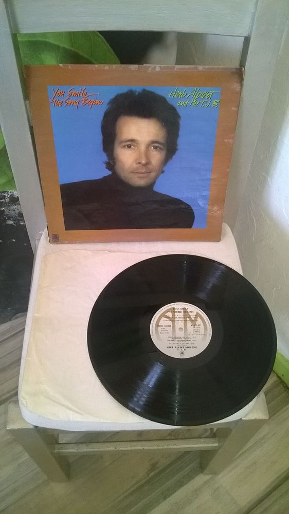 Vinyle Herb Alpert &amp; The Tijuana Brass
You Smile - The Song CD et vinyles