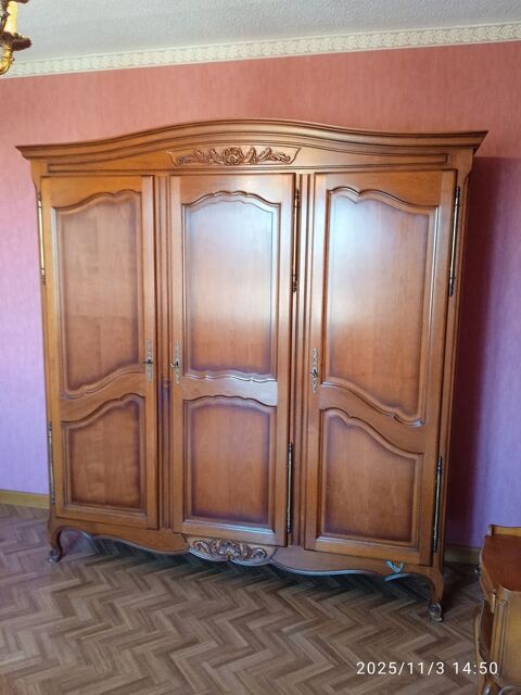 Magnifique armoire en merisier massif 150 Marguerittes (30)