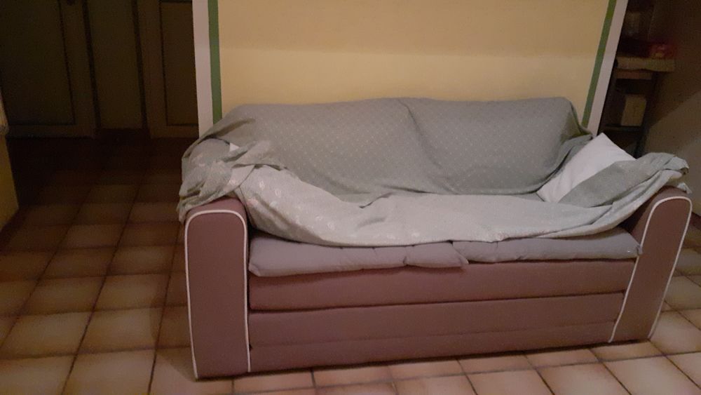 &Eacute;l&eacute;gant CANAP&Eacute; D&Eacute;PLI-MOUSSE taupe liseret beige Meubles